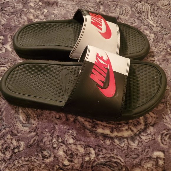 Nike Slide - Picture 4 of 6